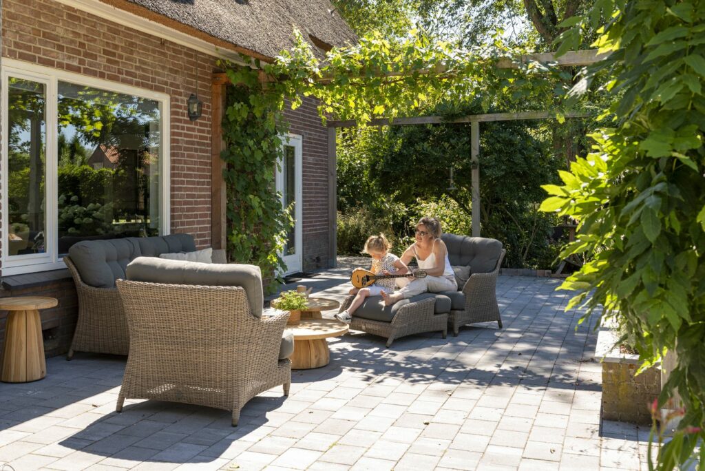 4 Seasons Outdoor Valentine loungeset pure met tafel