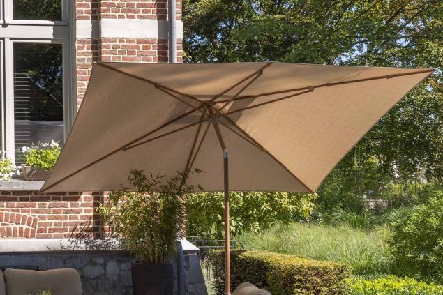 4 Seasons Outdoor Azzurro parasol 200 x 300 cm zandkleur doek en wood look frame