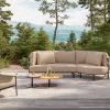 4 Seasons Outdoor Ezra chaise loungeset terre met Volta tafel Ø 80 cm en Boaz tafel Ø 60 cm