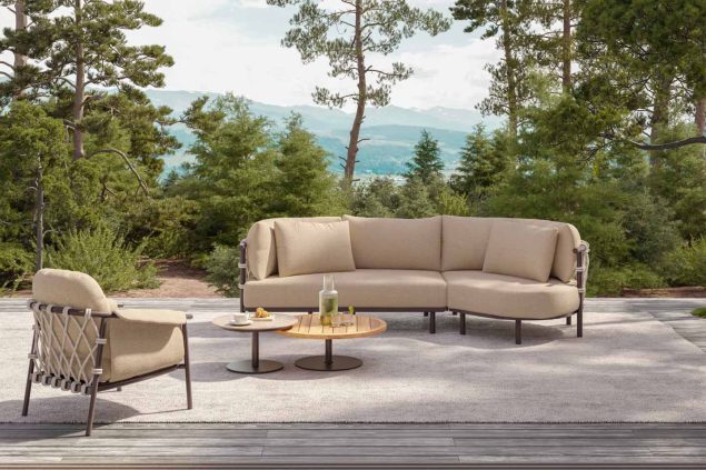 4 Seasons Outdoor Ezra chaise loungeset terre met Volta en Boaz loungetafels