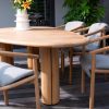 4 Seasons Outdoor Tess dining set teak met Corsica tafel met kiezelvormig blad 240 x 130 cm - detail