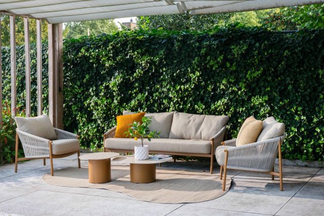 4 Seasons Outdoor Milos loungeset met set Sofie tafels met bladen 50 x 60 cm en 70 x 80 cm