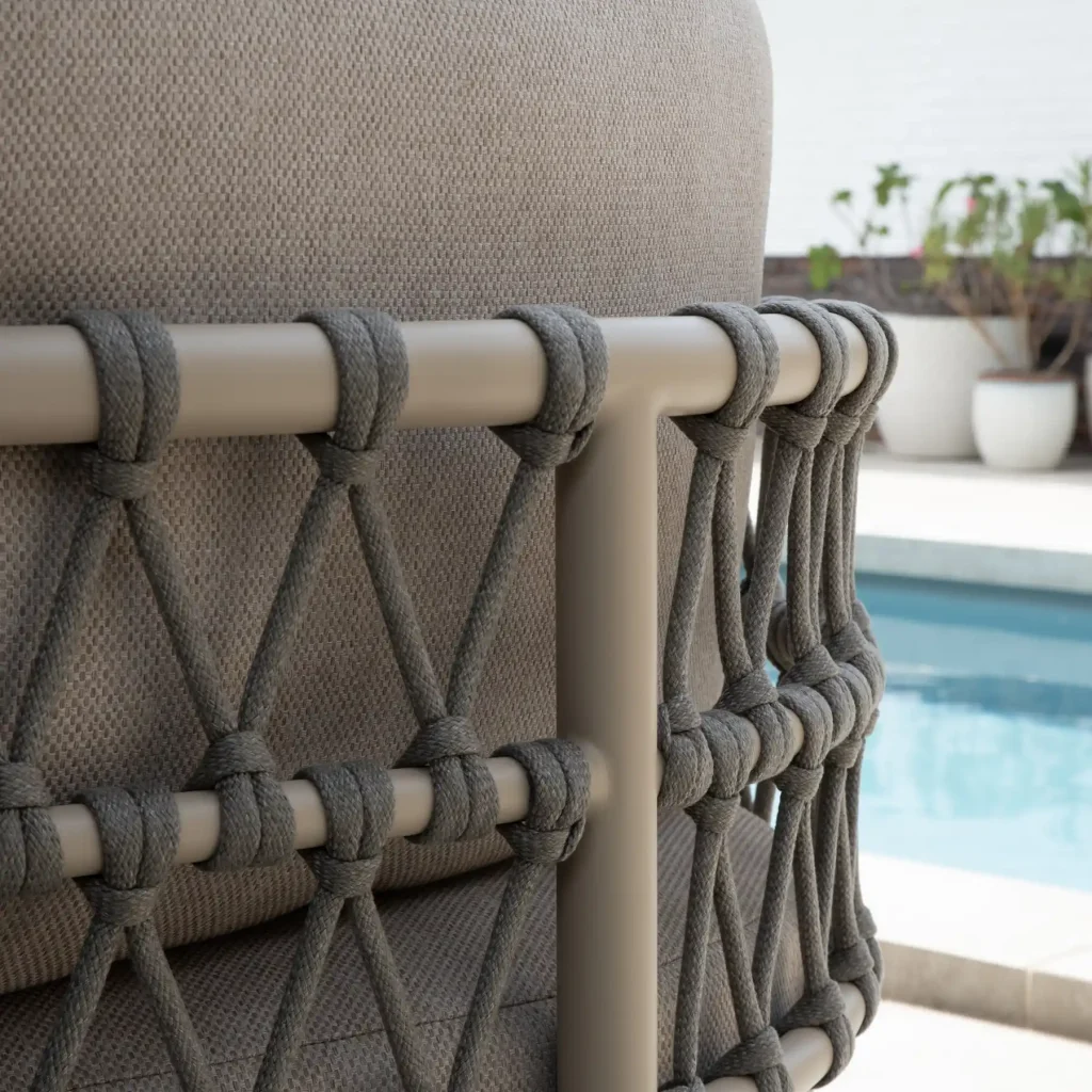 Piacenza lounge set with Monroe table - detail 04